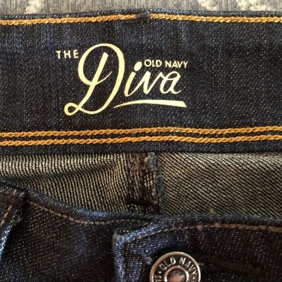 NWOT Old Navy The Diva Size 4 Jeans!! - Picture 1 of 11